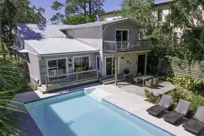 Image de Pet Friendly home avec piscine privée!