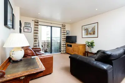 Image de Appartement 1br pratique avec balcon par Regent’s Canal, par Veeve