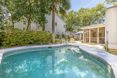 Image de Animaux acceptés et avec une piscine privée!