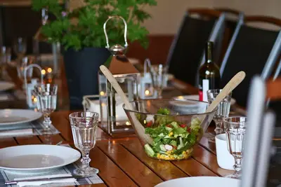 Image de Ferme de pommesgrantes bio, potager avec herbes, etc. et piscine d'eau salée
