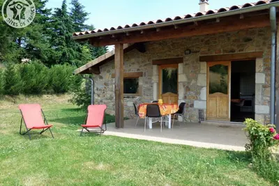 Image de Gîte Lumineux avec Terrain Privatif et Terrasse - Idéal pour Activités de Plein Air!