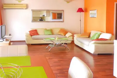Image de Orange Bamboo Suite- Fantastique appartement près de la plage et de la vieille ville