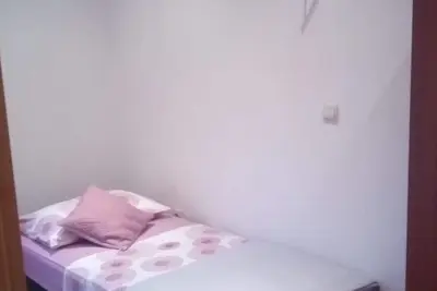 Image de Quartier calme offrent un moment idéal pour ceux qui recherchent la tranquillité