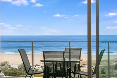Image de Kirra Surf Unit 508 - Sur la plage Kirra Luxury - Min. 3 nuitées!
