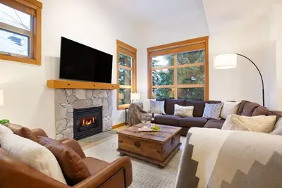 Image de Luxe 4br - Private Ht, Ski In / Out, Parking gratuit