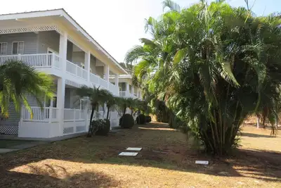 Image de Condo spacieux et tranquille à quelques pas de la plage!