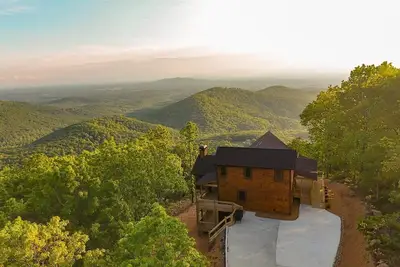 Image de Above The Clouds est une cabine entièrement personnalisée idéale pour toute escapade de vacances. Animaux domestiques non acceptés