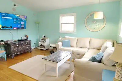 Image de Beach Cottage -. 7 miles de la plage!