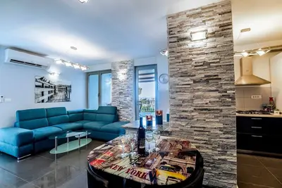 Image de Appartement moderne près de la plage de Znjan avec terrasse