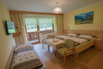Image de Chambre triple avec douche, toilette - Lindenhof **, maison d'hôtes