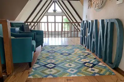 Image de Oasis de Monkey Island avec crique privée et quai de bateau privé! 8 à 9 personnes confortablement