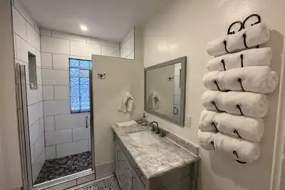 Image de Granit | Inox | Porcelaine | Centre ville