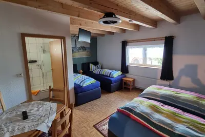 Image de Chambre à quatre lits non-fumeur avec douche et toilette - Gästehaus Gravell
