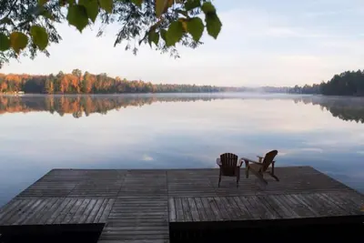Image de Nouveau! Deluxe Lodge Home sur le lac Little Saint Germain!