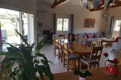 Image de Au calme dans un pittoresque petit village. Plage