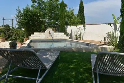 Image de Mazet des Tuileries, piscine privée, jardin, à quelques km du Pont du Gard