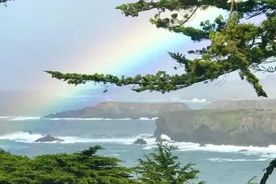 Image de Une belle propriété avec vue sur l'océan dans une communauté fermée sur la côte Pacifique.
