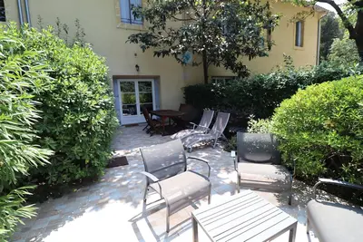 Gîte 4 personnes dans un Mas Languedocien avec piscine et jacuzzi