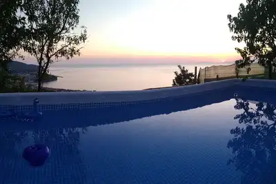 Image de Application Merveilleuse. Avec Piscine Et Jardin Avec Capri View Et Amalfi Coast