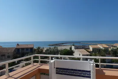 Image de Superbe Apt Face A La Mer à 2 mn à pieds de la plage. T2 Mezza Frontignan Plage.