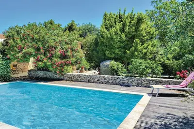 Image de Superbe maison de 2 chambres à Tavel