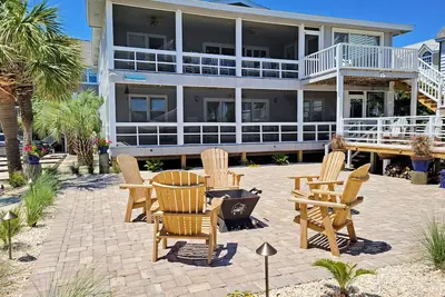 Bord de l'océan, duplex au rez-de-plage, promenade, véranda grillagée, chiens bienvenus