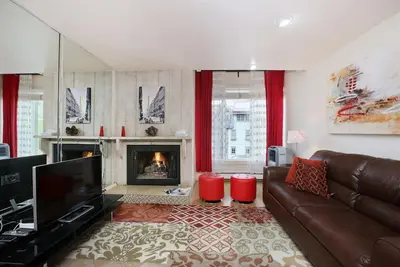 Image de Heart Of Vail Village, Promenade des pistes de ski, juste rénové, en face de Solaris