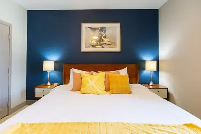 Image de Disney ✰Convn Cntr ✰ 65 \"Tv 4k ✰ Hbo ✰Connaissances✰ Piscine