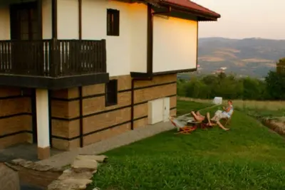 Image de Familles / couples ou vacances d'évasion / retraite rurale avec une vue magnifique sur la montagne