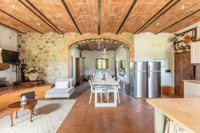 Image de Une belle maison perdue dans la campagne, où seul le vent