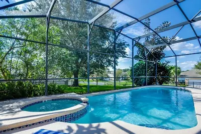 Image de 4 Master En-Suites avec salles de bain -<br>6 chambres 5. 5 salles de bain - Meilleure disposition autour de Disney!