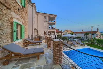 Image de Villa Stone Queen (68396-K1) - Malinska - île de Krk