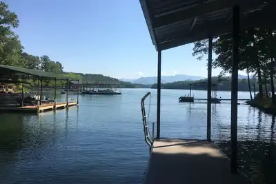 Image de Nouvelle maison - maison au bord du lac avec quai privé sur le lac Chatuge, Hiawassee Ga