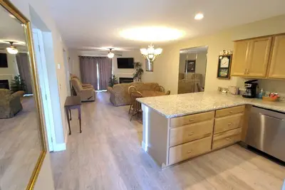 Image de Condo de luxe 6 personnes - Condo 2 chambres au Pointe Royale Golf Village