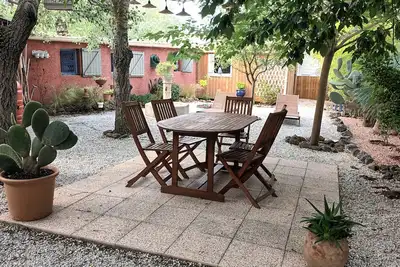 Image de Un joli jardin méditerranéen au bord de la plage