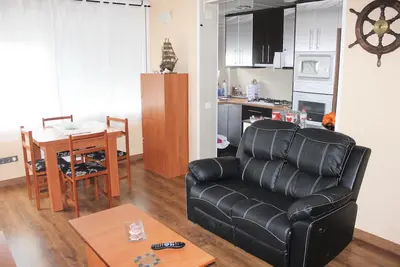 Image de Bravaholidays-22- Kristel, vue sur la mer, 1ère ligne de plage, 2 chambres. Piscine