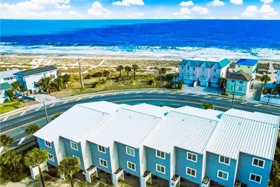 Image de 3 chambres 3 salle de bain complète avec vue sur l'océan