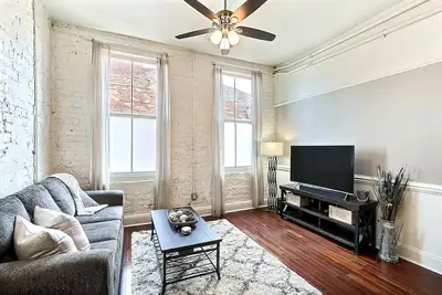 Loft incroyable en plein coeur du centre-ville! Distance de marche de tout!