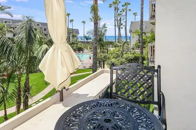 Image de * Nouvelle inscription * Jardin Tropical Et Vue Sur L'Ocean -1 condo 1 chambre près de la plage F204 Cozy Seaview Condo