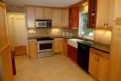 Image de Belle propriété à une minute du terrain de golf Winged Foot