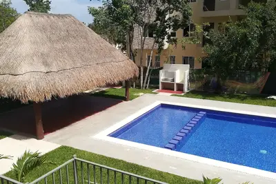 Appartement avec voiture à l'avant et 2 billets 4 options au choix