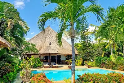 Image de Villa Cahaya, beachfront, 2 Bedrooms w/ensuite baths, private pool fully staffed