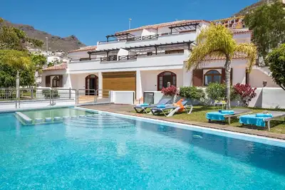 Image de 2. Charmante Villa avec piscine privée et vue sur la mer