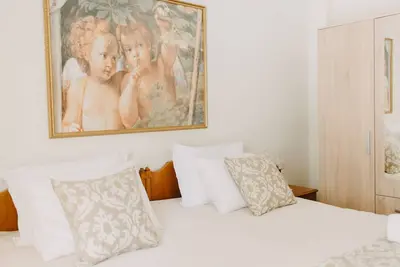 Image de Best House, Attiki metro, Athens