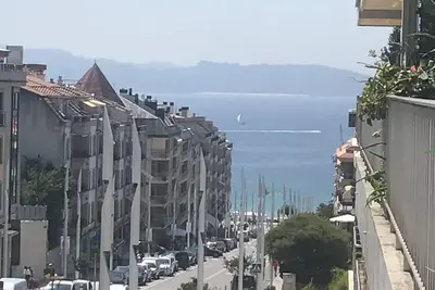 Appartement à 300 mètres de la plage de Silgar, neuf, extérieur et lumineux