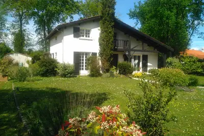 Image de Villa avec piscine entre Bordeaux et plages