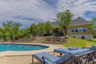 Image de WalkerVR French Polo Estate - Nouveau! Grande maison avec piscine! !