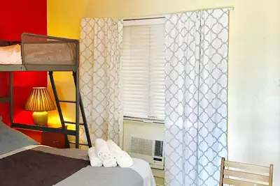 Image de Studio charmant \/ 5 personnes \/ East Hollywood \/ 3 km plage \/ Bbq \/ Parking gratuit \/ 8