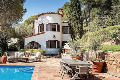 Image de Luxueuse maison, piscine d'eau salée, sublime vue sur mer, à 10 min à pied de la baie de Sa Tuna