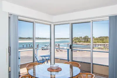 Image de Fairholme 8 au bord du lac à Wallis